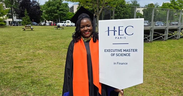 cover du contenu 'All of that learning has opened so many doors': How Helen Arrey Reinvented Her Finance Career