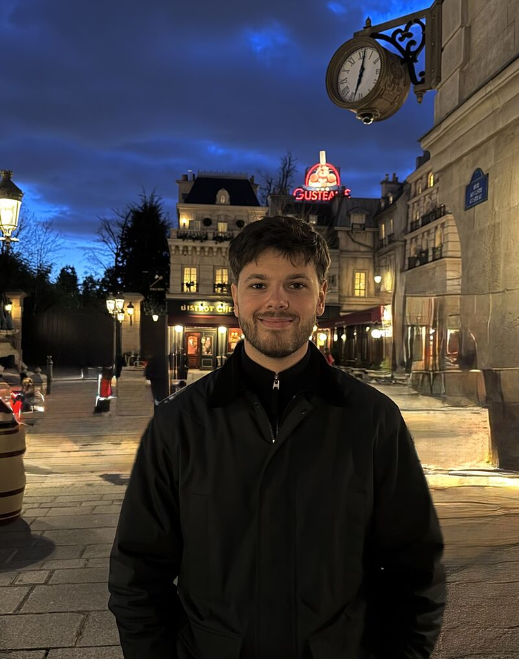 cover of content 🎙 Découvrez le témoignage d'Alexi, Business manager
