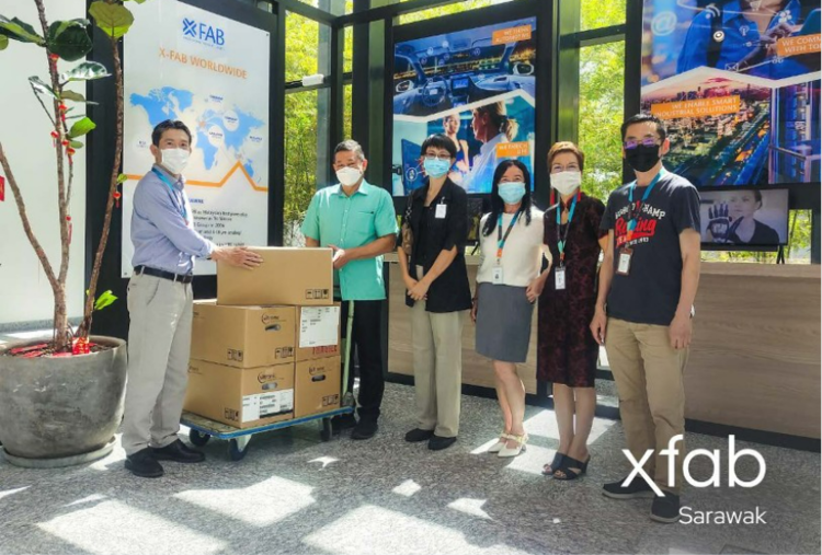 cover du contenu X-FAB Sarawak fait don de 50 ensembles d’ordinateurs aux étudiants pour #homeschooling.