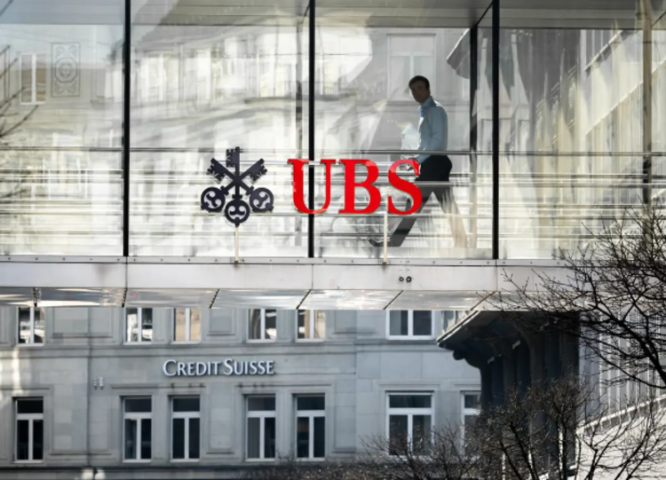 cover du contenu Fusion UBS - Credit Suisse : défis et répercussions sur la finance suisse