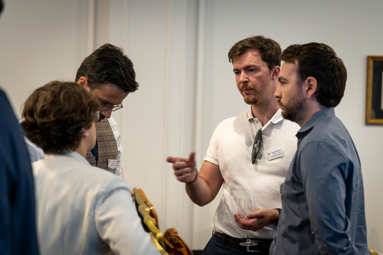 cover du contenu ICS Bégué Alumni : un réseau d’excellence pour apprendre, échanger et réussir