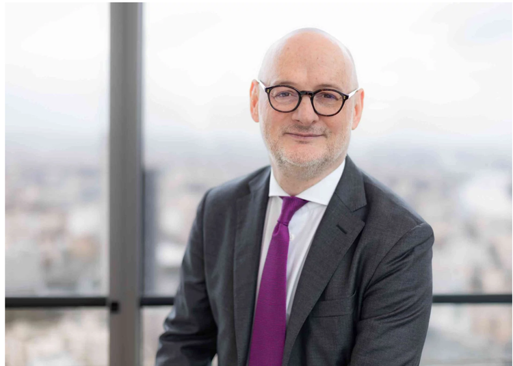 cover du contenu 🎙️ Interview d'Olivier Paring, Secretaire Général et responsable de la Transformation chez Dexia