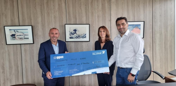 cover of content Ippon Technologies donne 50 000 euros à la Bourse Financia pour l'éducation !
