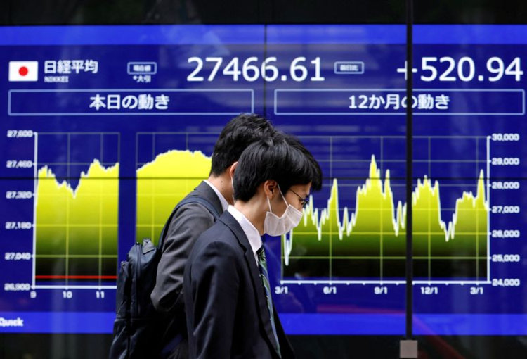 cover du contenu Le yen poursuit sa chute, Tokyo sous pression pour réagir