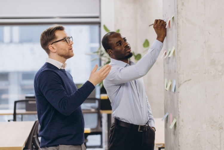 cover du contenu Les cohabitations politiques : quand le partage du pouvoir renforce les finances publiques