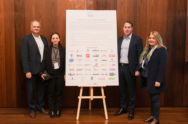 cover du contenu Nous renforçons notre engagement contre le sexisme ordinaire en rejoignant le collectif #StOpE !