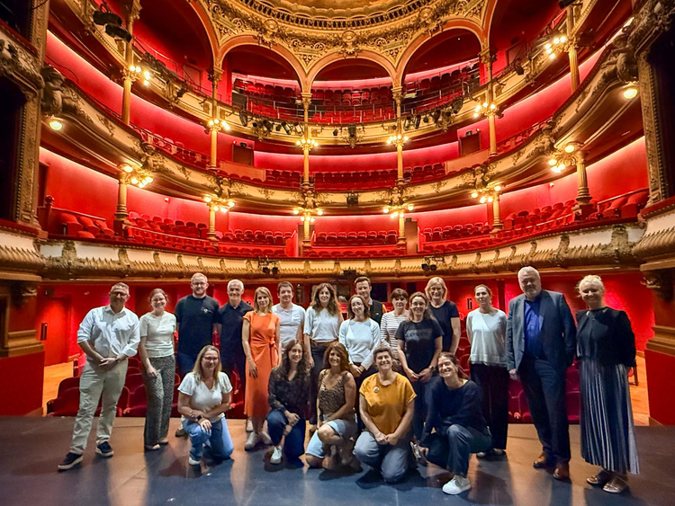 cover of content Oser prendre la parole : quand nos collaborateurs développent leur confiance sur scène