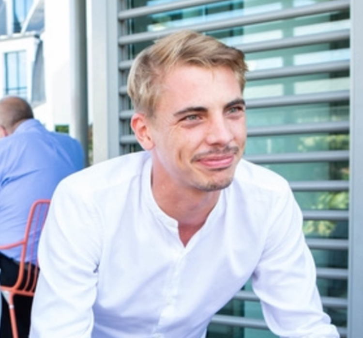 cover of content Thomas Manager Executif chez Hays