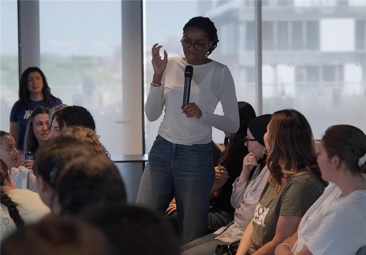 cover du contenu 🚀 Youth Camp 'Code ton futur' : 3 jours de transformation avec Women in Tech® France, Femmes@Numérique et l'école 42 !